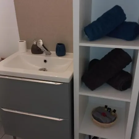 Pensión Adorable studio avec entrée indépendante Dijon