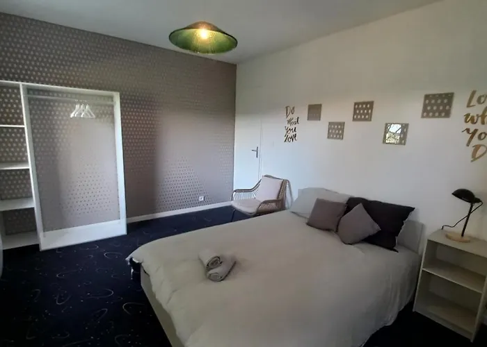 Adorable Avec Entree Independante Penzion Dijon