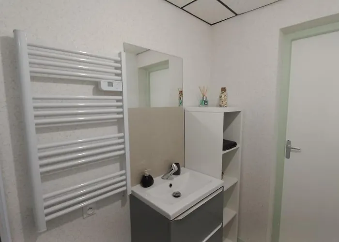 Adorable Avec Entree Independante בית הארחה